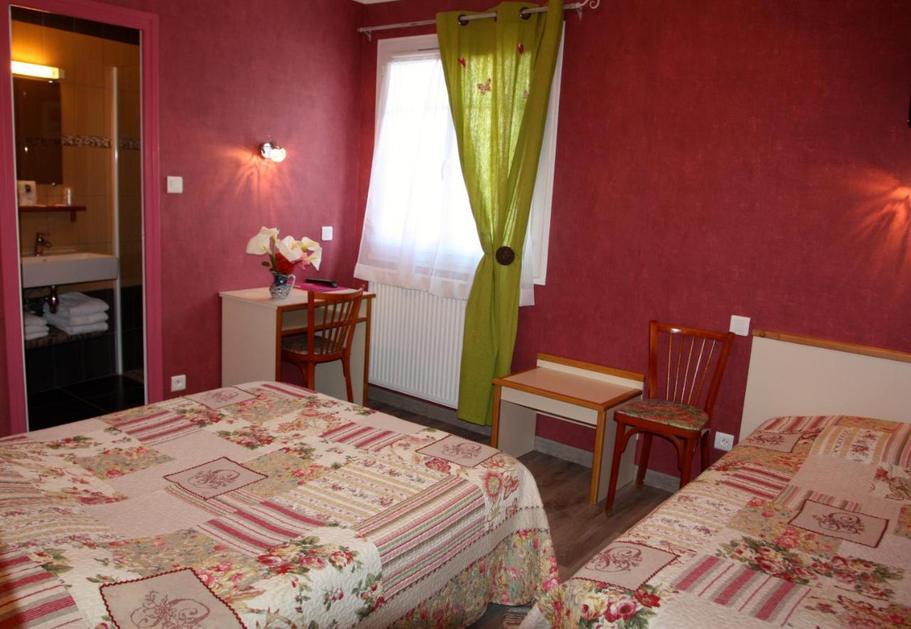 Hotel Restaurant Des Deux Vallees Entraygues-sur-Truyere Room photo